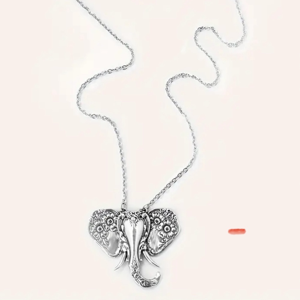 Silver colored elephant head necklace  NIP. Scrollwork detail. 17.3”+2 chain - Picture 3 of 5